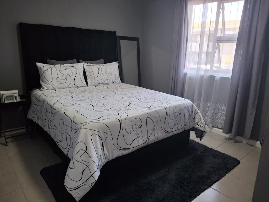2 Bedroom Property for Sale in Silversands Western Cape